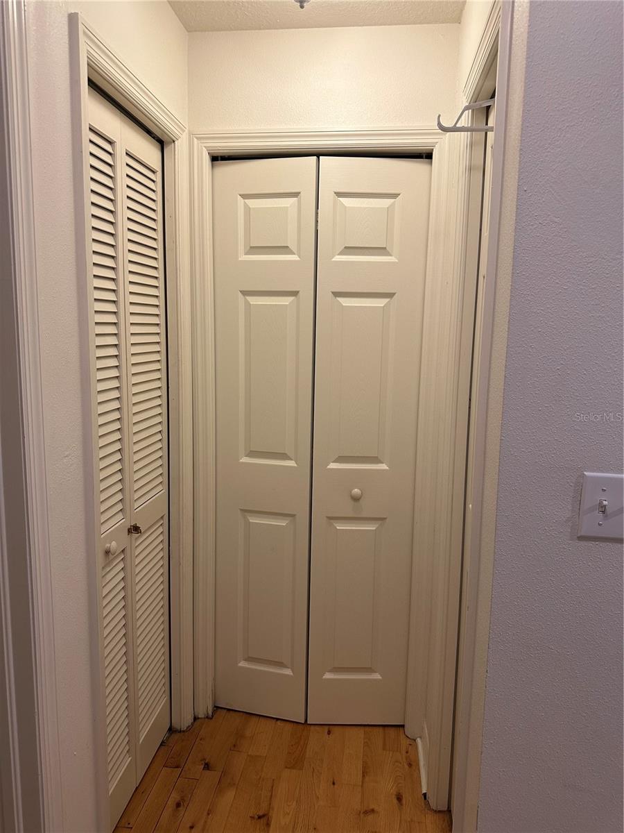 1124 SUNSET POINT RD #302, CLEARWATER, FL, 33755