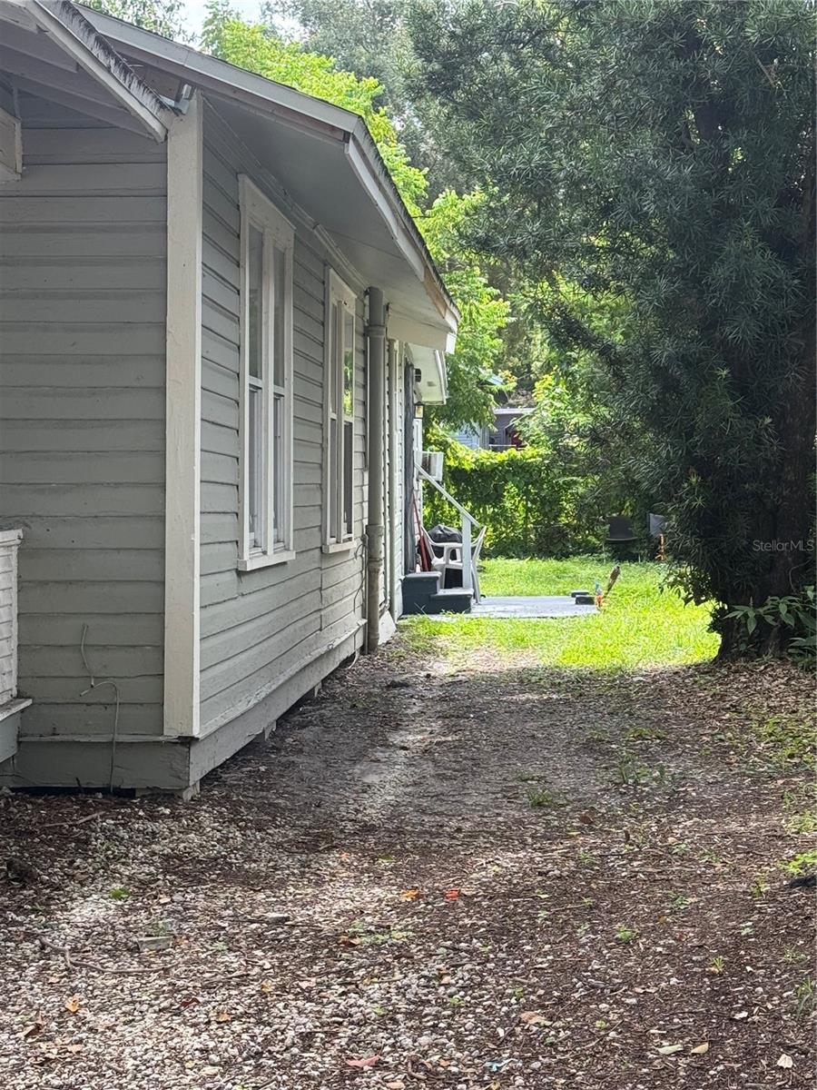 8009 N 11TH ST, TAMPA, FL, 33604