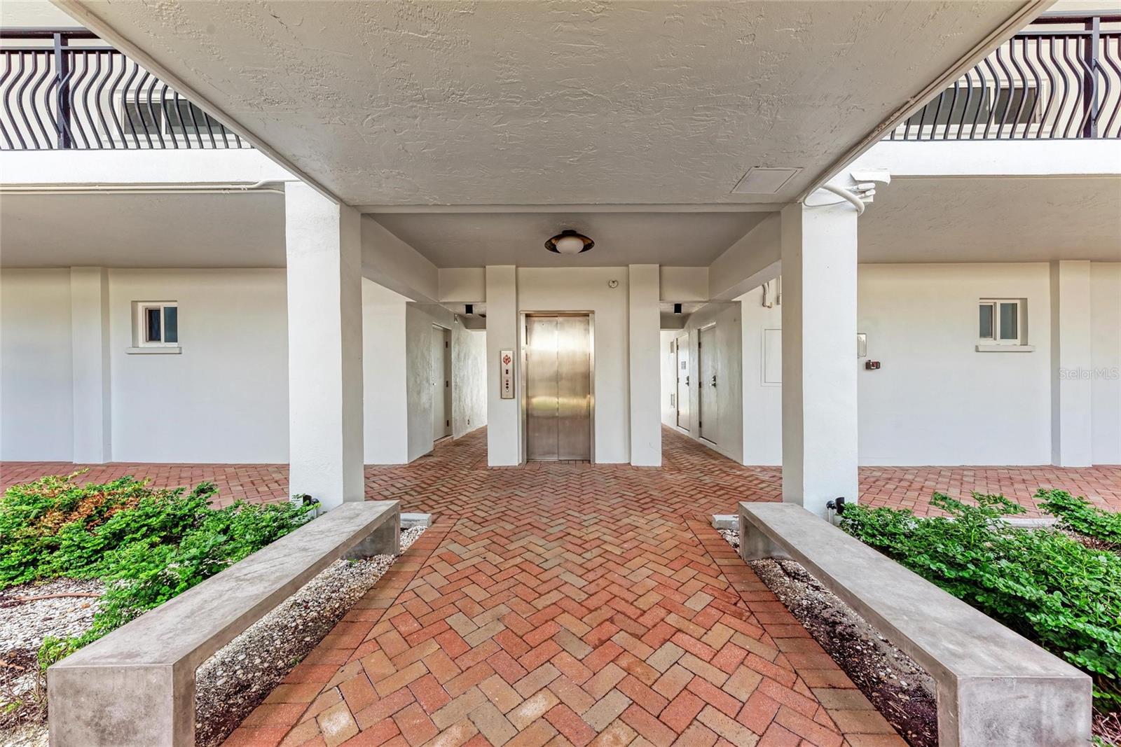 226 GOLDEN GATE PT #44, SARASOTA, FL, 34236