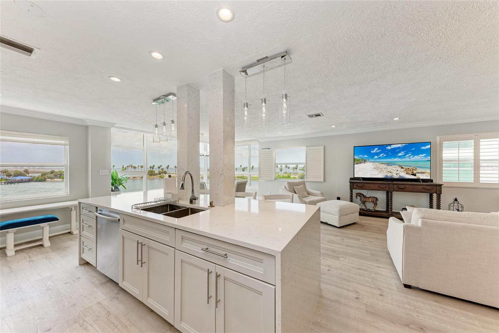 226 GOLDEN GATE PT #44, SARASOTA, FL, 34236