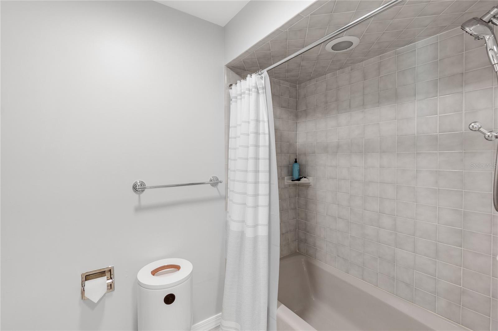 A4658444 Property Photo
