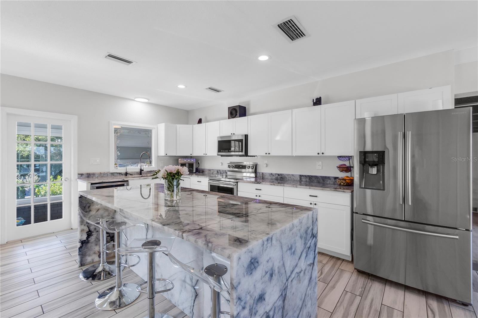 A4658444 Property Photo