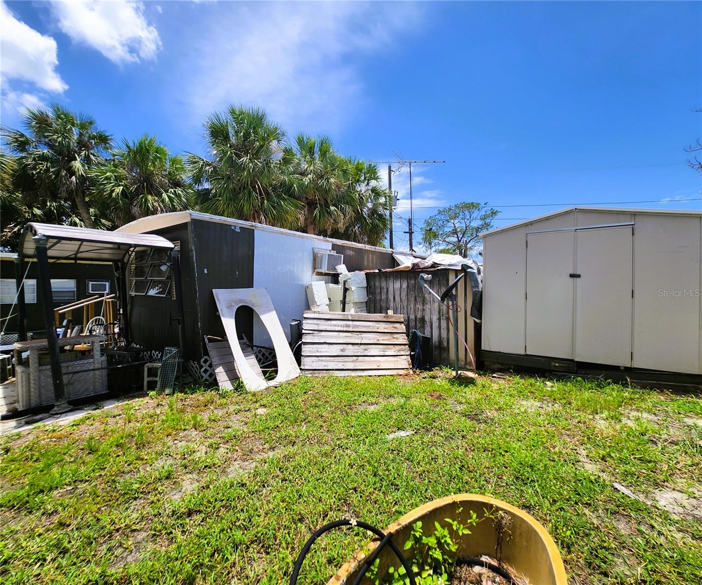 TB8405799 Property Photo