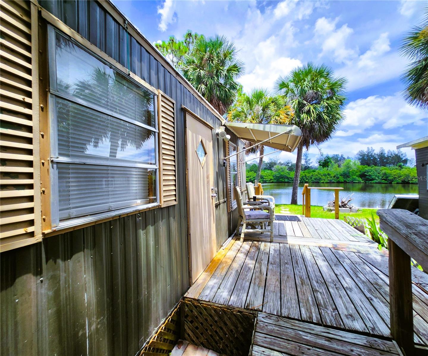 TB8405799 Property Photo