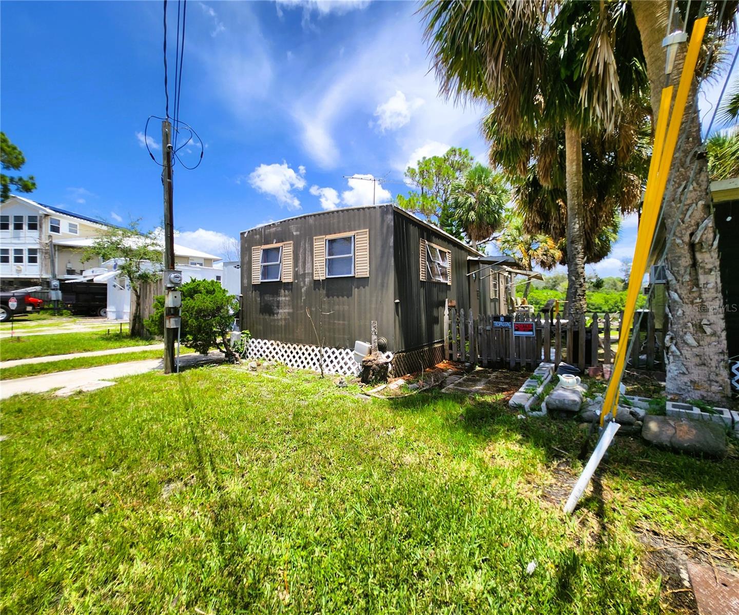 TB8405799 Property Photo