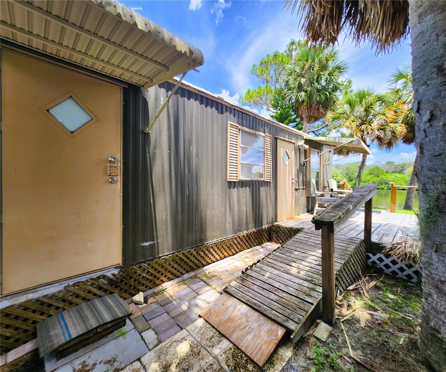 TB8405799 Property Photo