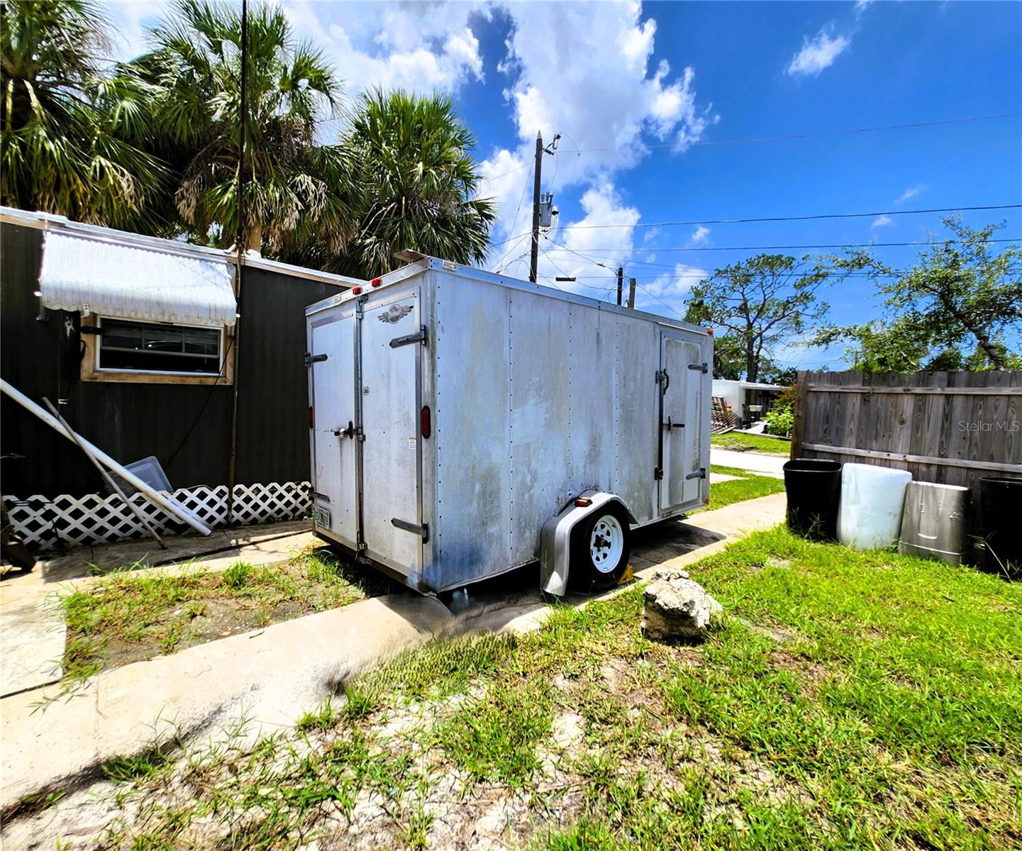 TB8405799 Property Photo