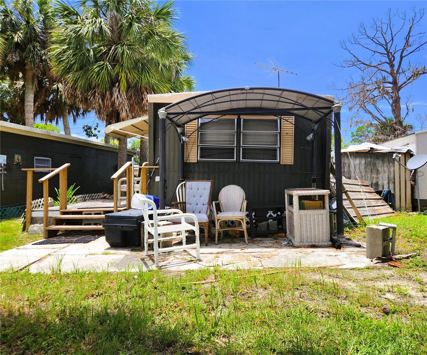 TB8405799 Property Photo