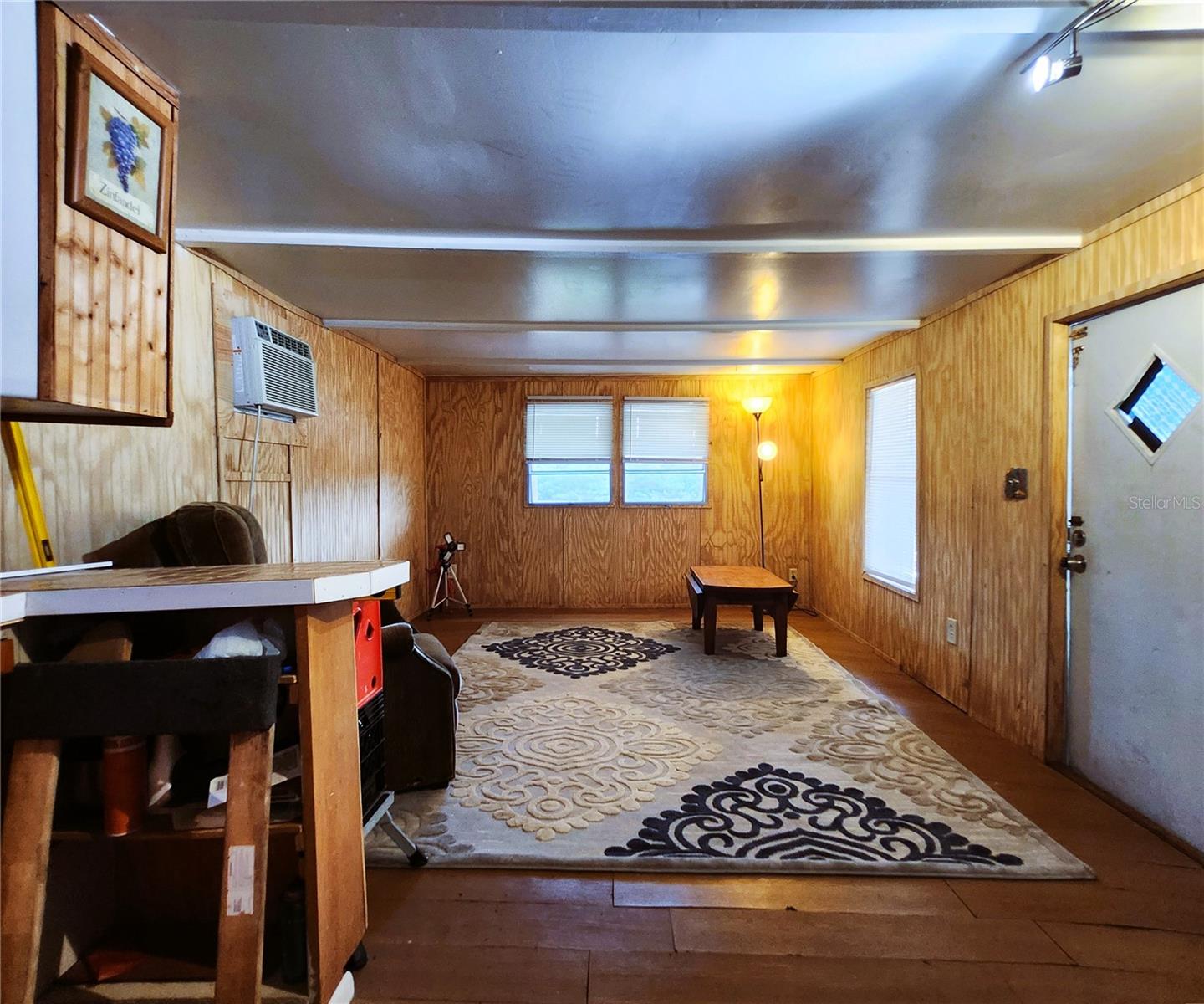 TB8405799 Property Photo