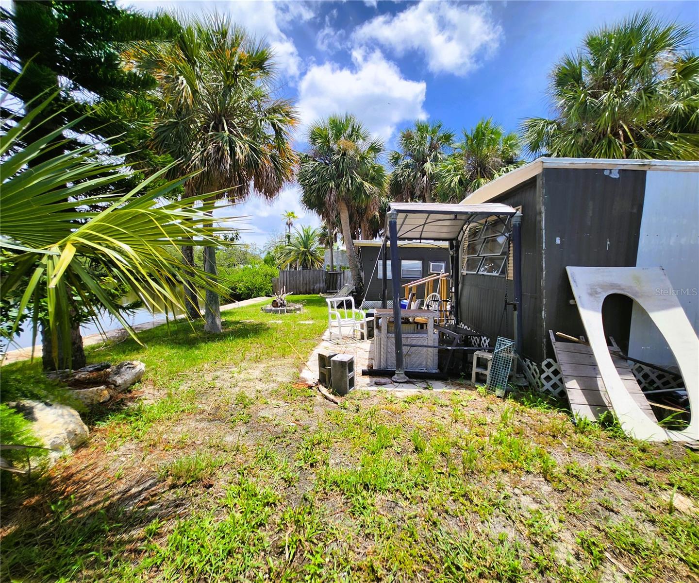 TB8405799 Property Photo