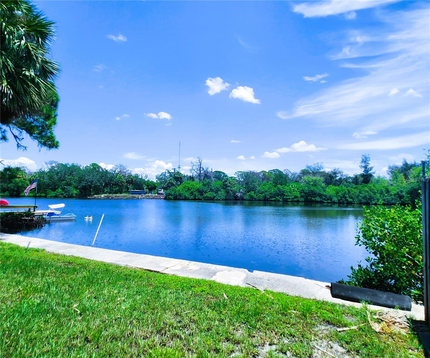 TB8405799 Property Photo