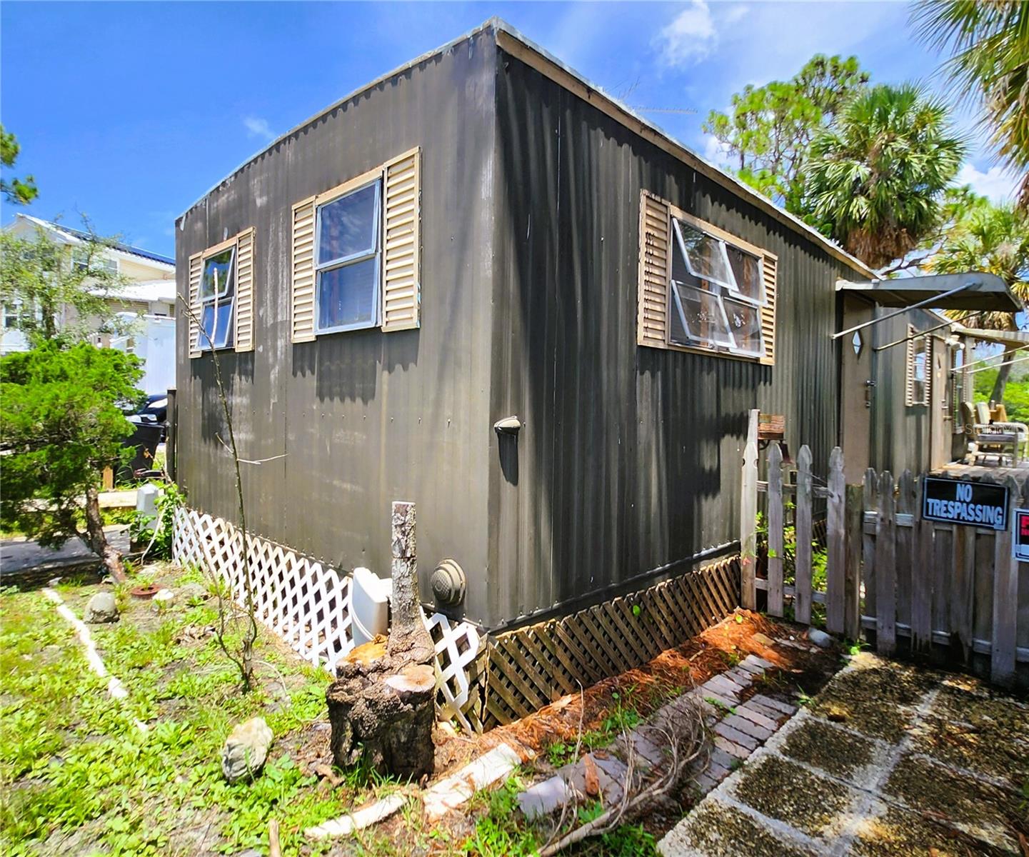 TB8405799 Property Photo