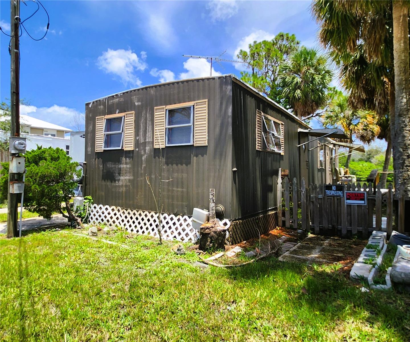 TB8405799 Property Photo