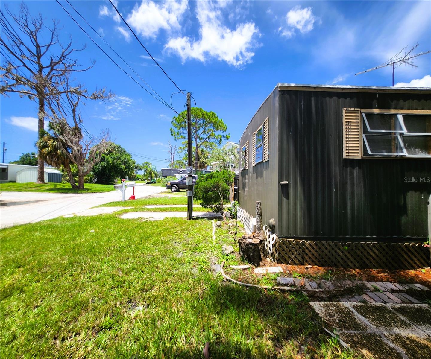 TB8405799 Property Photo