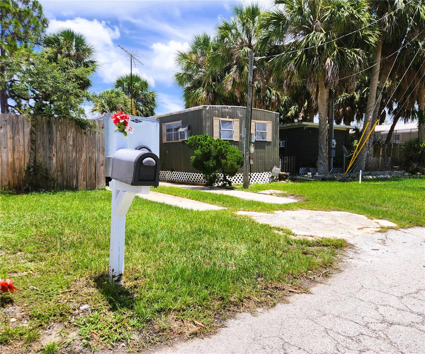 TB8405799 Property Photo