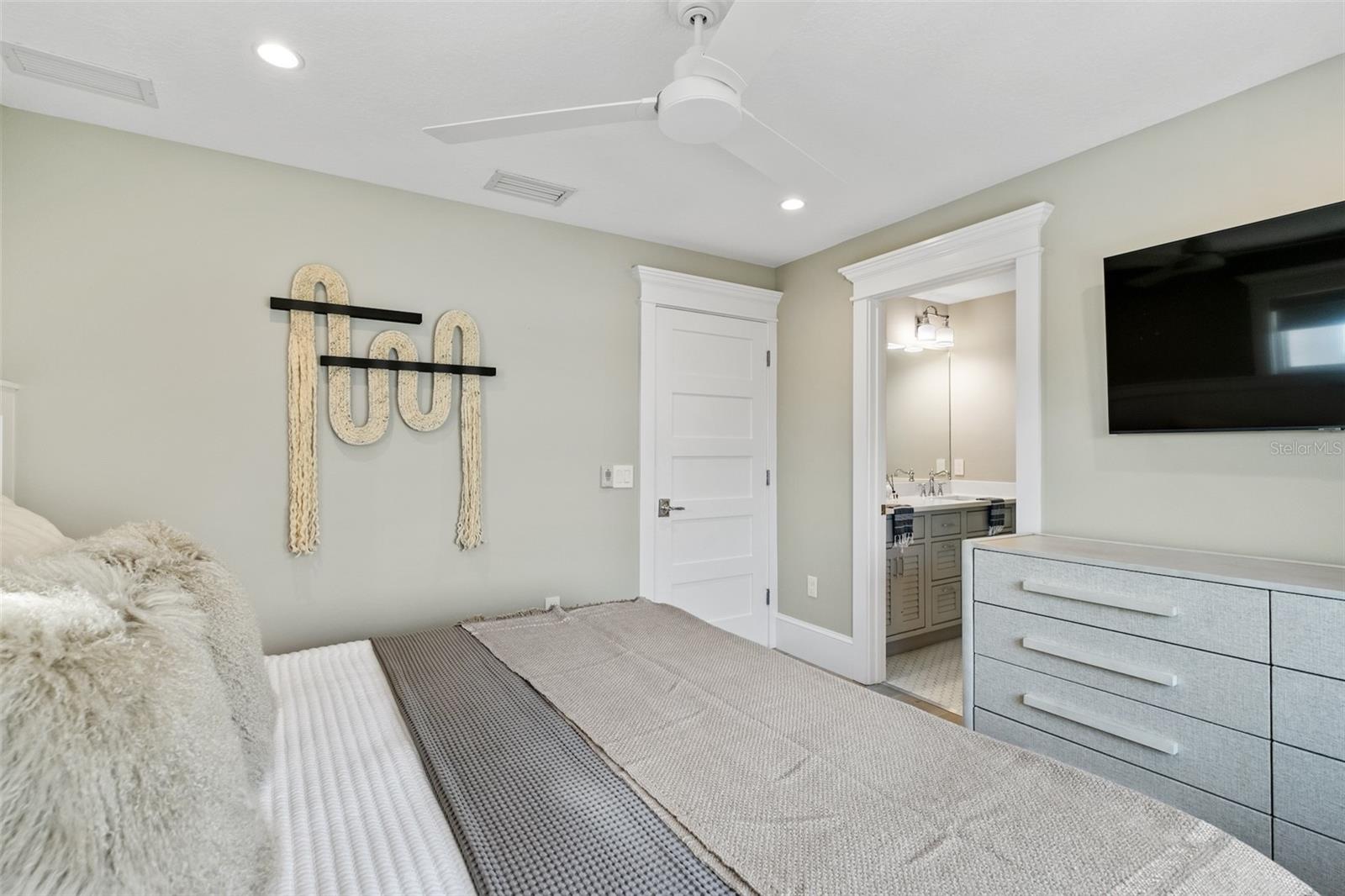 A4658461 Property Photo