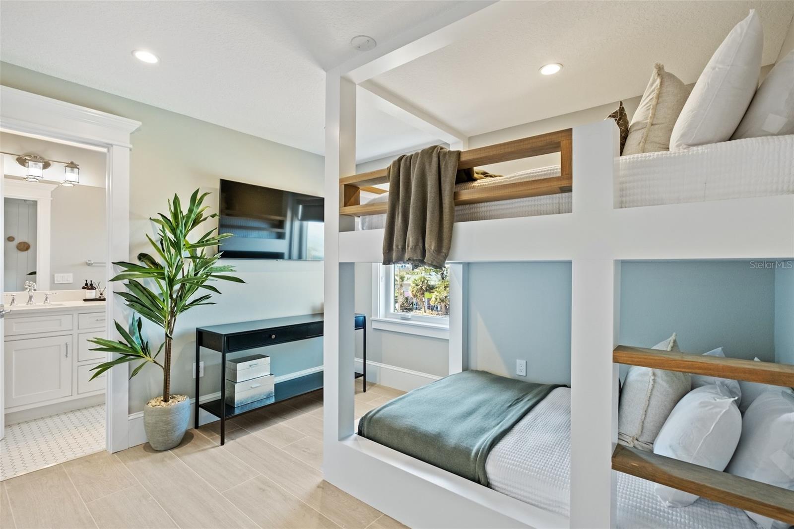 A4658461 Property Photo