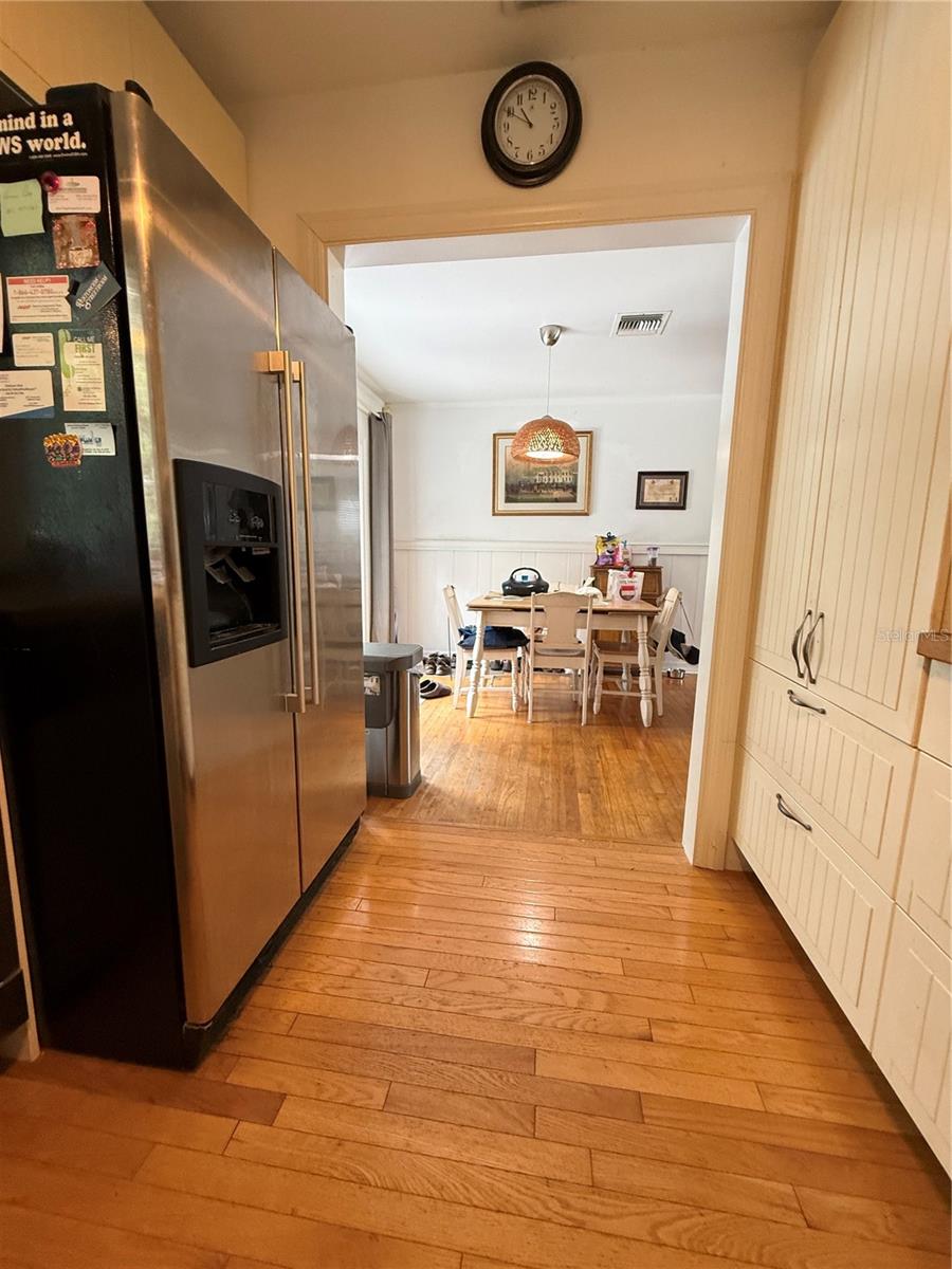 210 W 11TH AVE, MOUNT DORA, FL, 32757