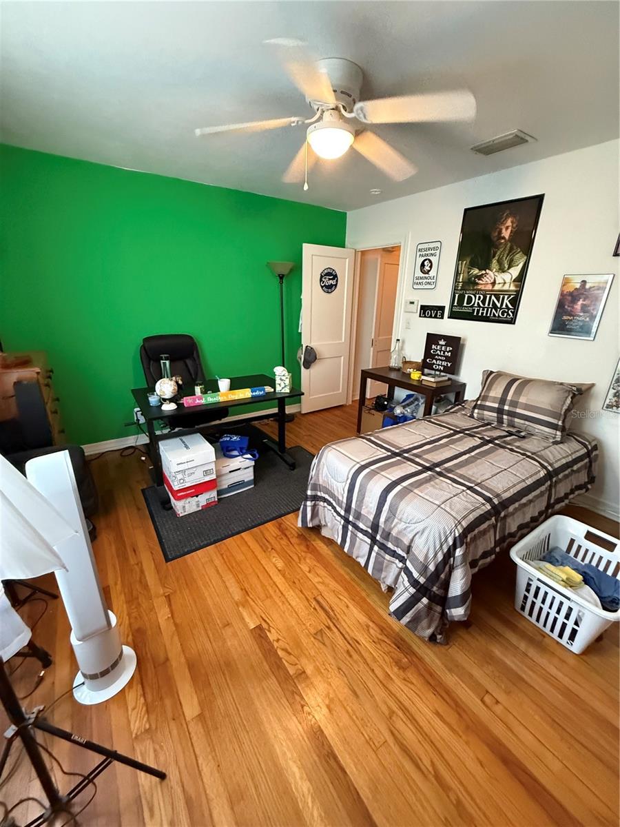 210 W 11TH AVE, MOUNT DORA, FL, 32757