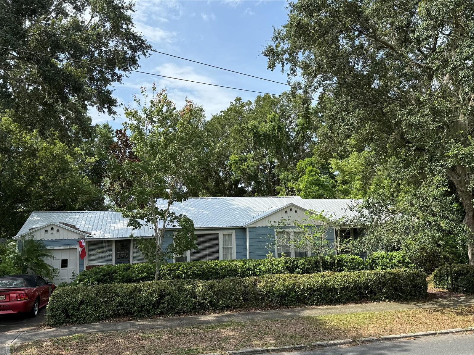 210 W 11TH AVE, MOUNT DORA, FL, 32757