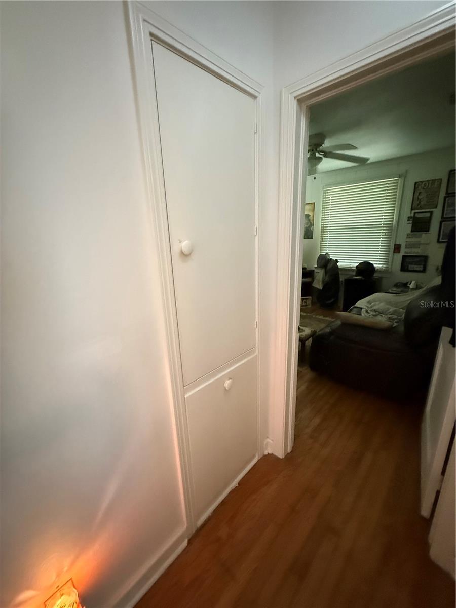 210 W 11TH AVE, MOUNT DORA, FL, 32757