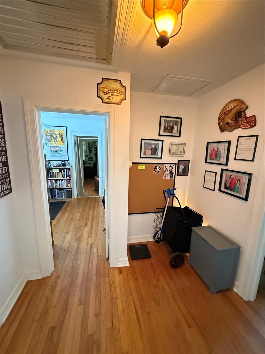 210 W 11TH AVE, MOUNT DORA, FL, 32757