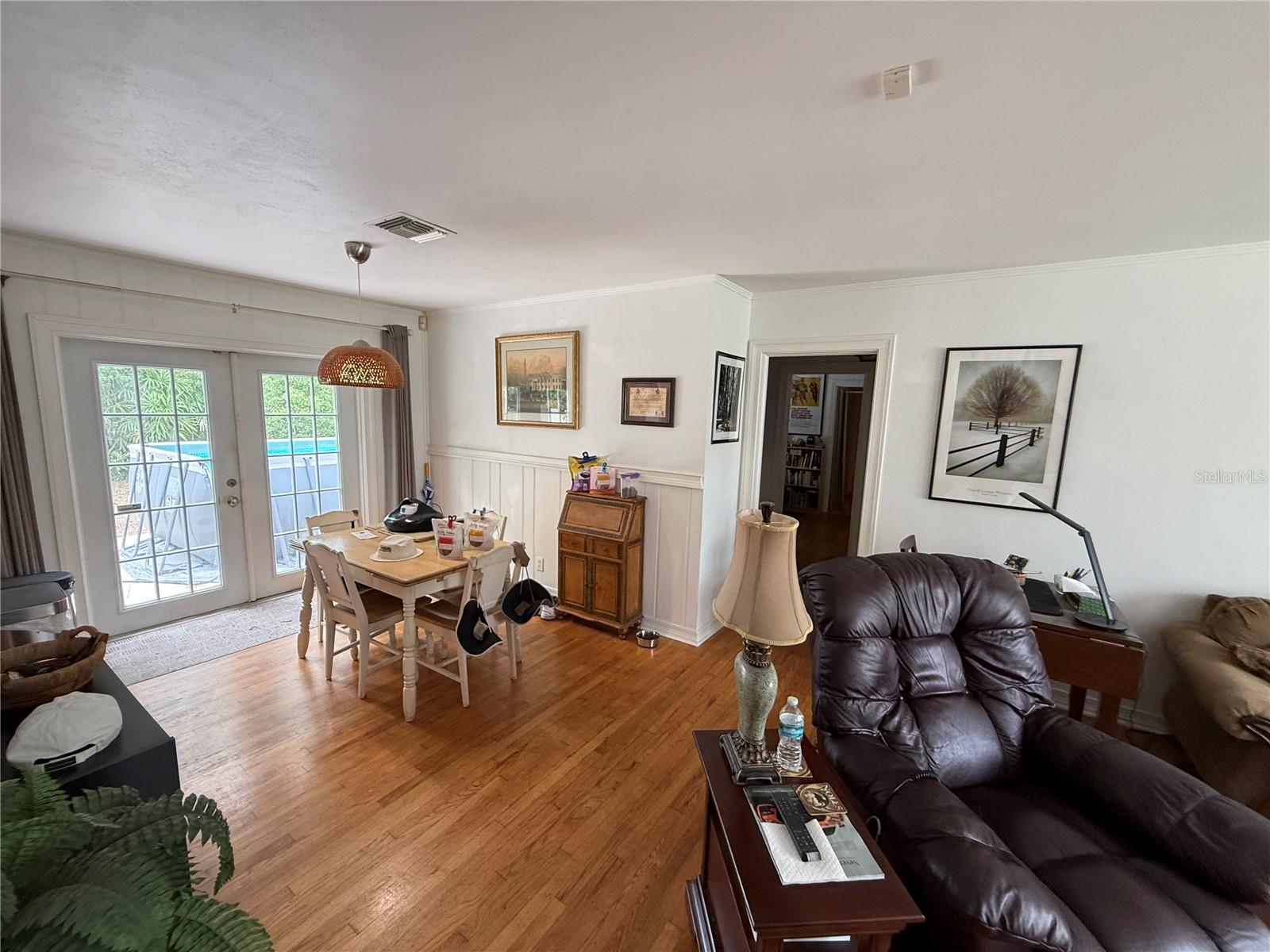 210 W 11TH AVE, MOUNT DORA, FL, 32757