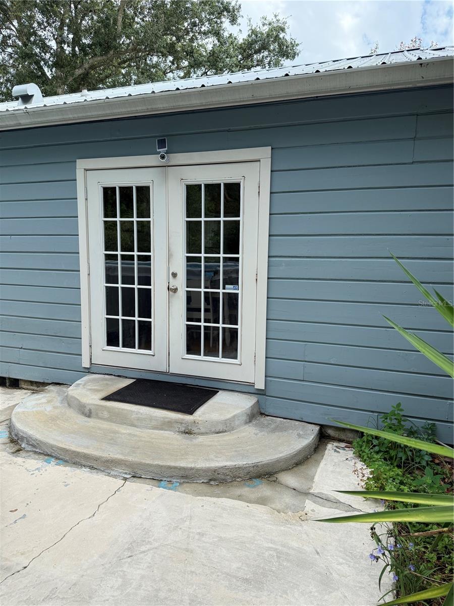 210 W 11TH AVE, MOUNT DORA, FL, 32757