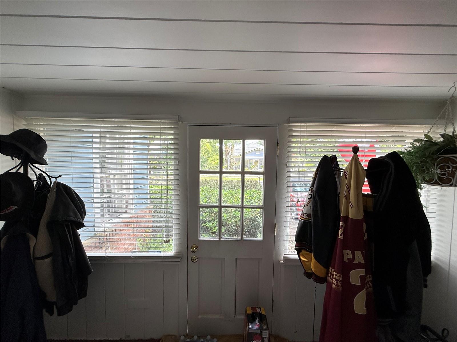 210 W 11TH AVE, MOUNT DORA, FL, 32757