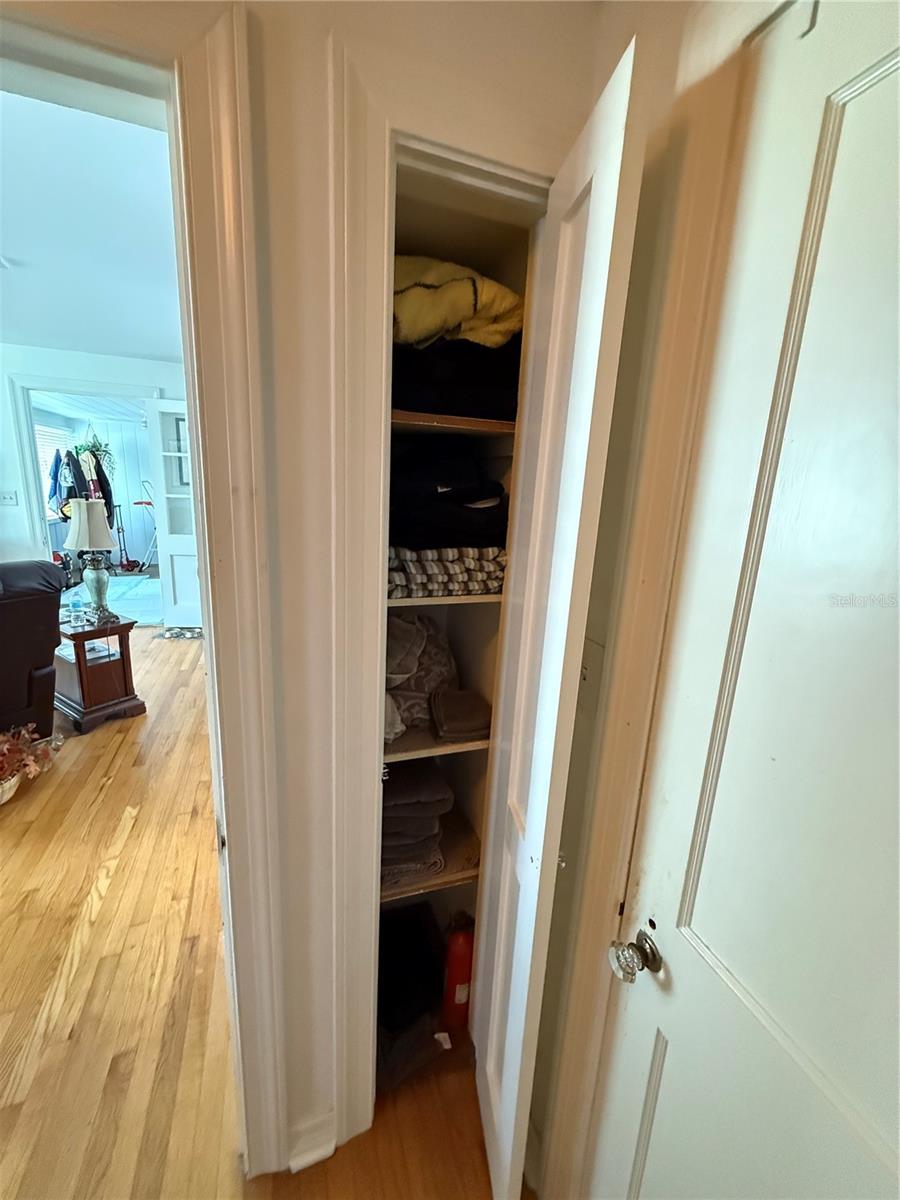 210 W 11TH AVE, MOUNT DORA, FL, 32757