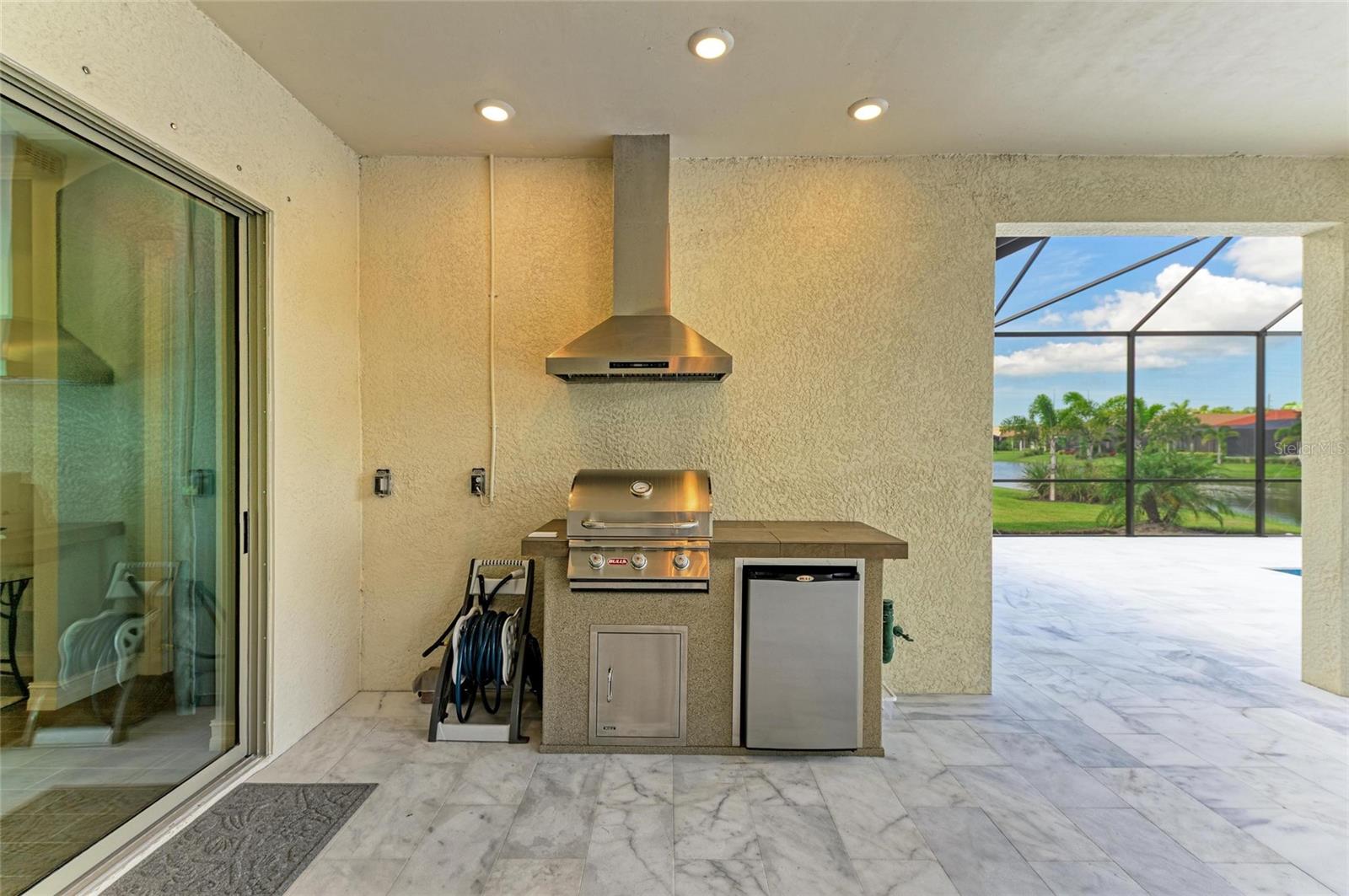 653 MARAVIYA BLVD, NOKOMIS, FL, 34275