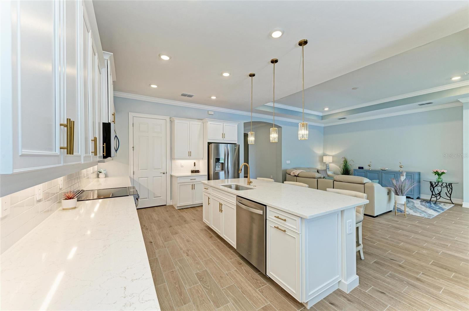 653 MARAVIYA BLVD, NOKOMIS, FL, 34275