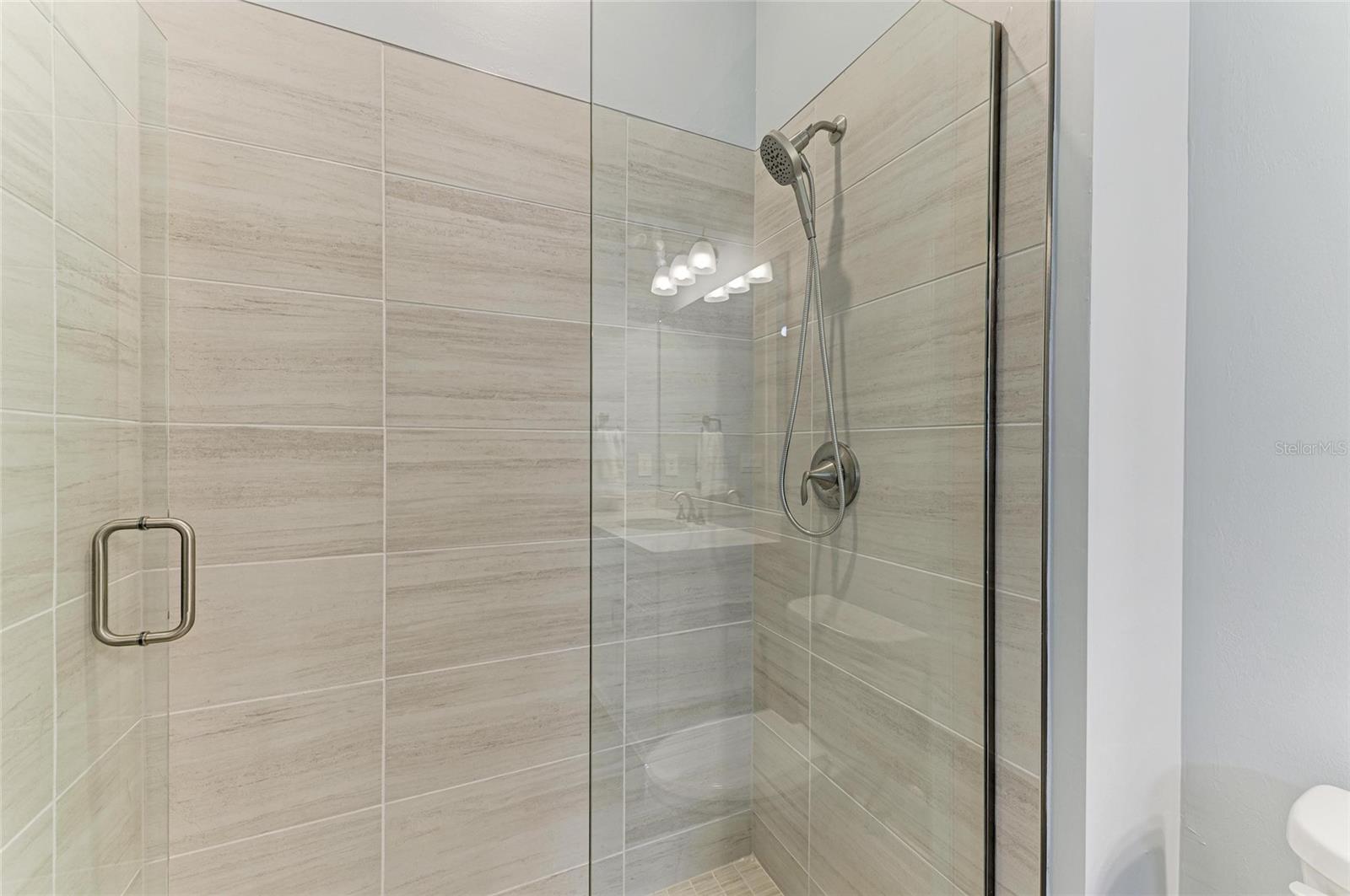 653 MARAVIYA BLVD, NOKOMIS, FL, 34275