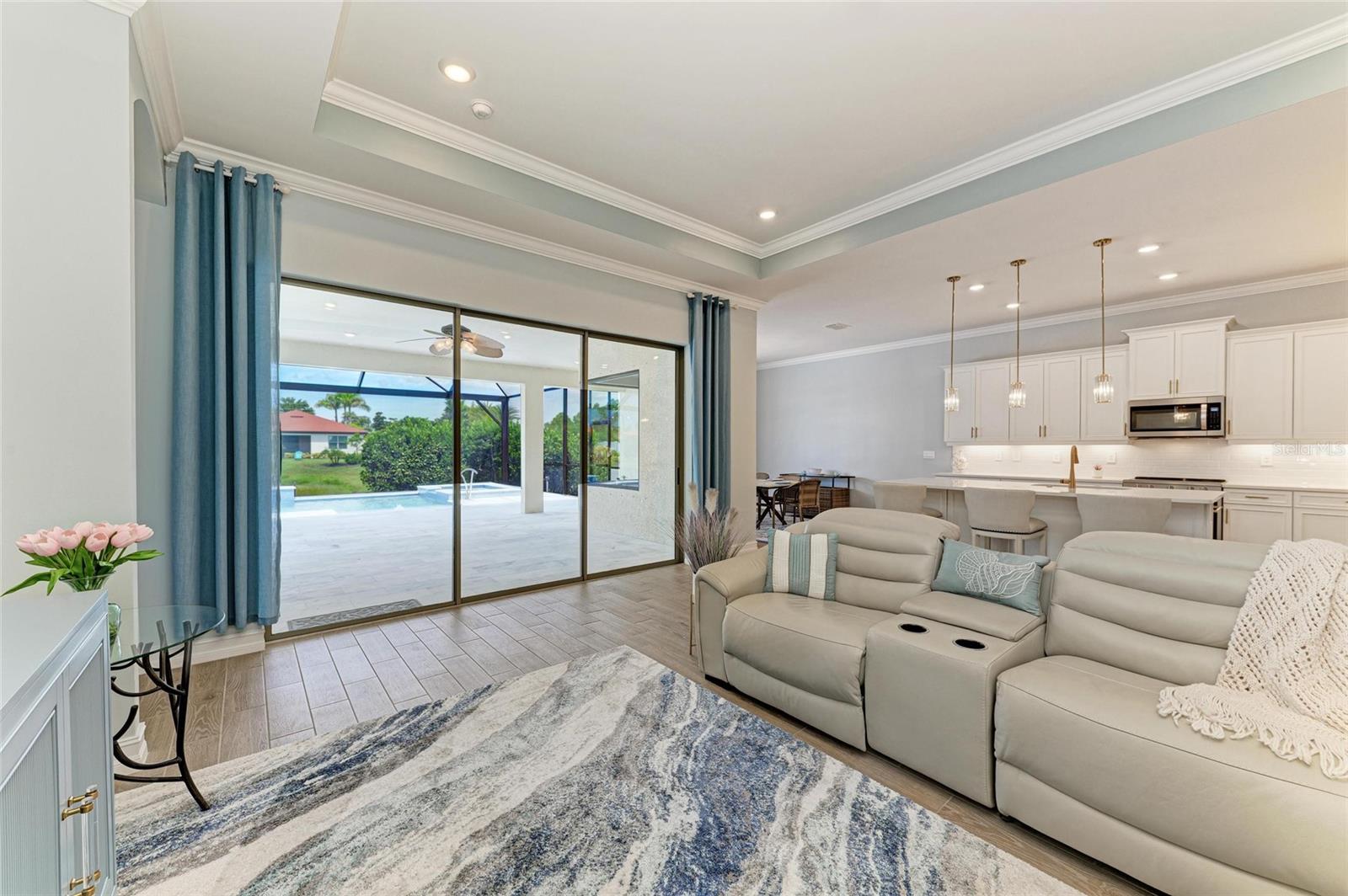 653 MARAVIYA BLVD, NOKOMIS, FL, 34275