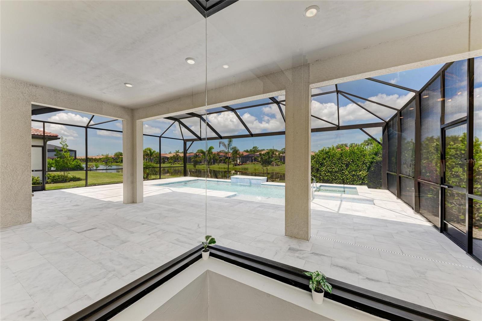 653 MARAVIYA BLVD, NOKOMIS, FL, 34275