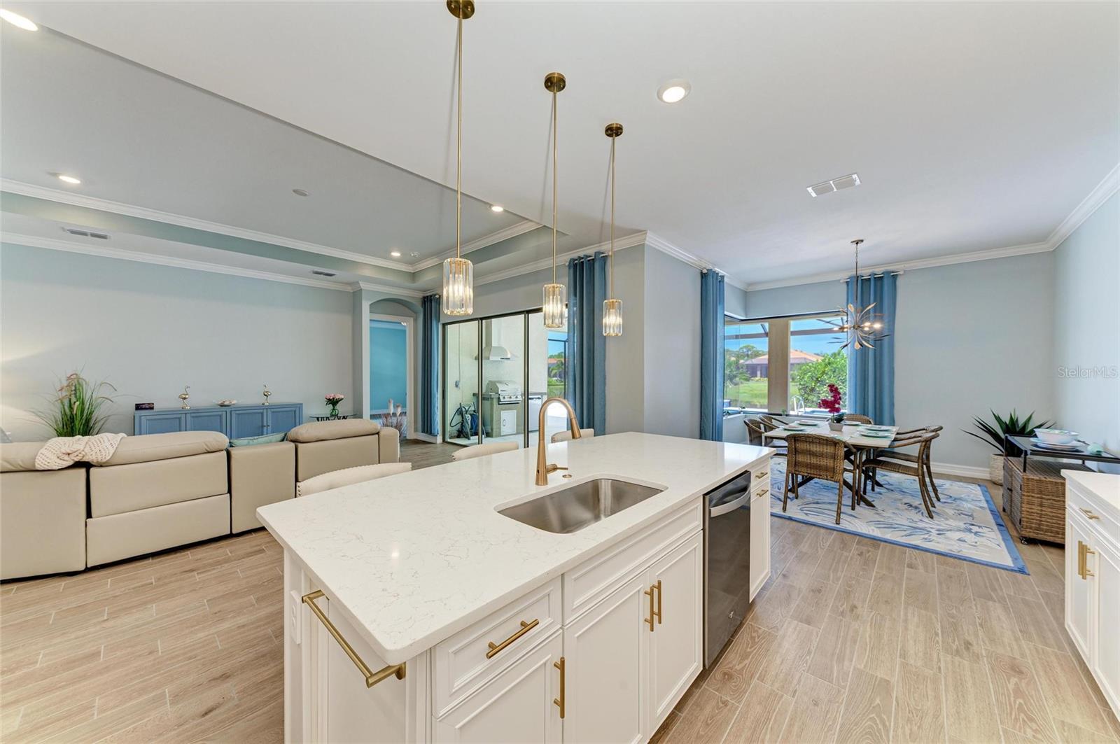 653 MARAVIYA BLVD, NOKOMIS, FL, 34275