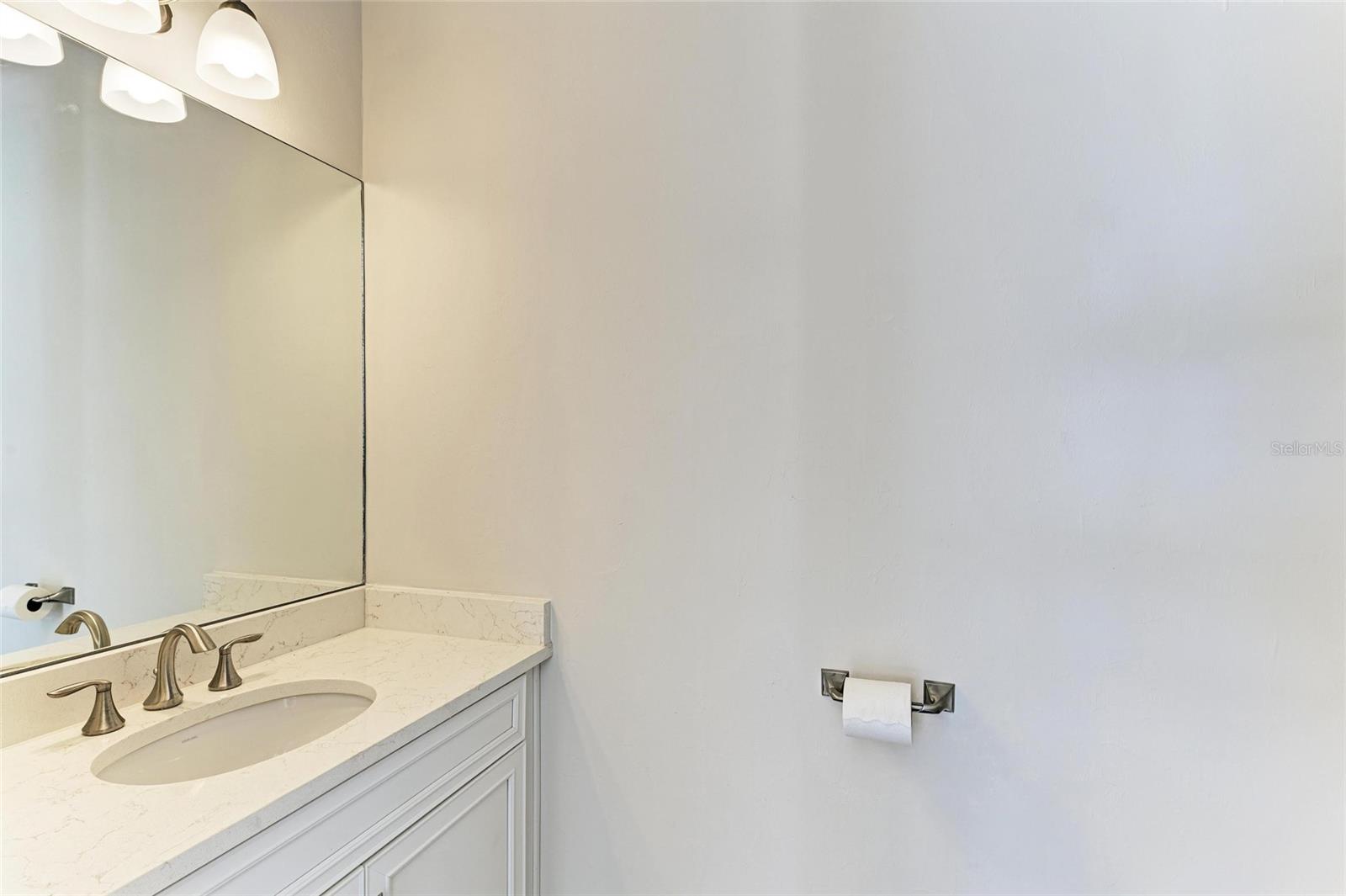 653 MARAVIYA BLVD, NOKOMIS, FL, 34275