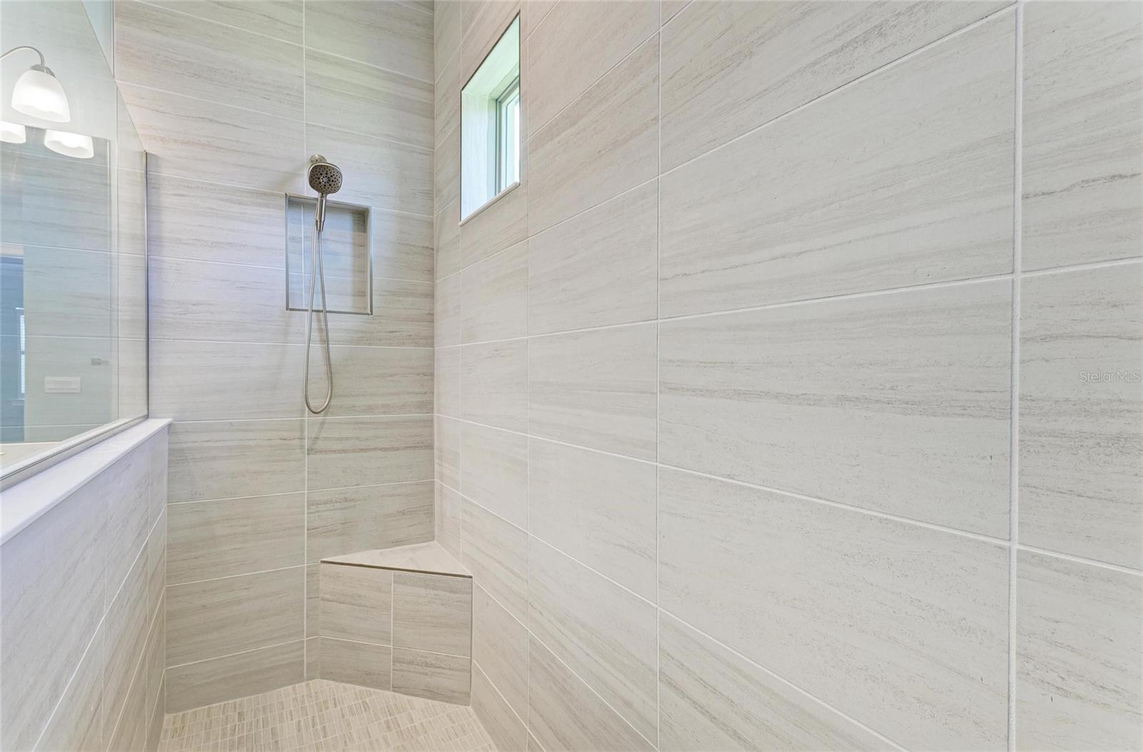 653 MARAVIYA BLVD, NOKOMIS, FL, 34275