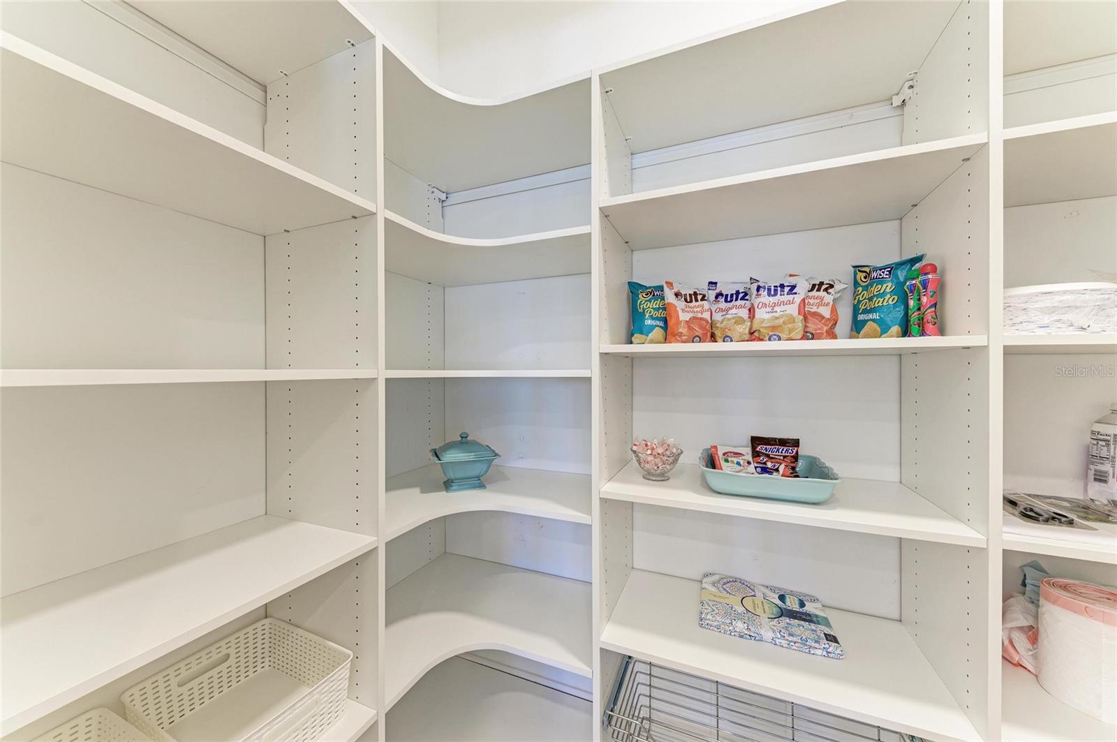 653 MARAVIYA BLVD, NOKOMIS, FL, 34275