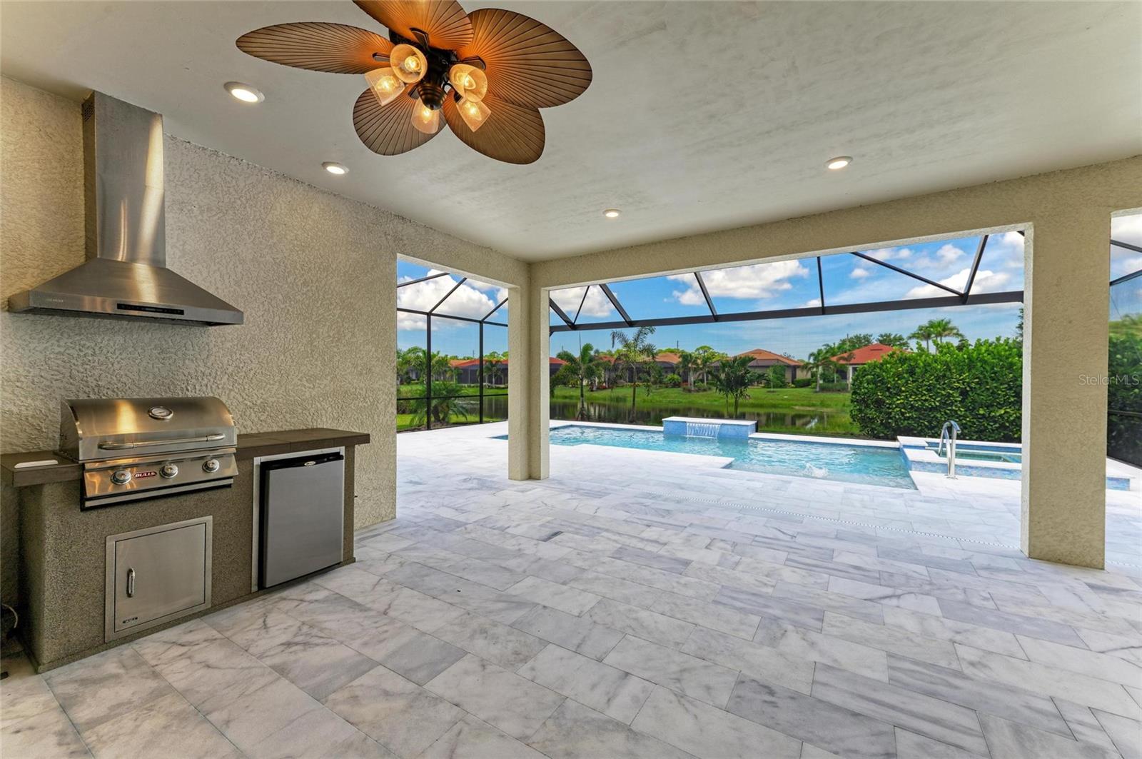 653 MARAVIYA BLVD, NOKOMIS, FL, 34275