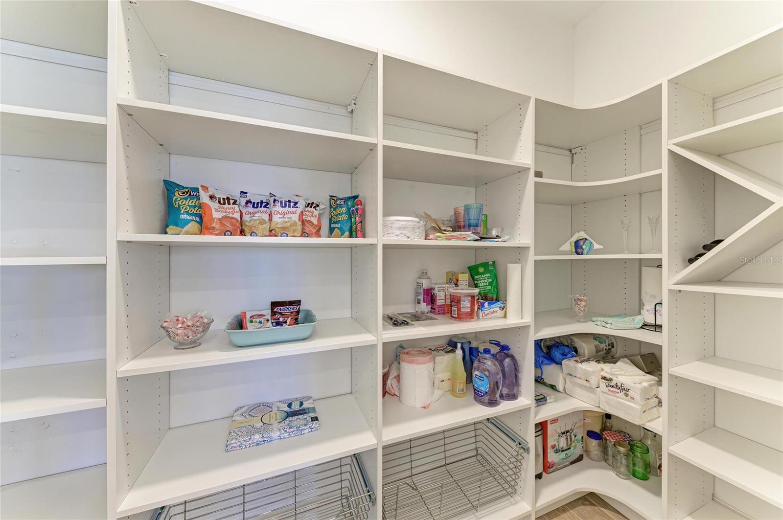 653 MARAVIYA BLVD, NOKOMIS, FL, 34275