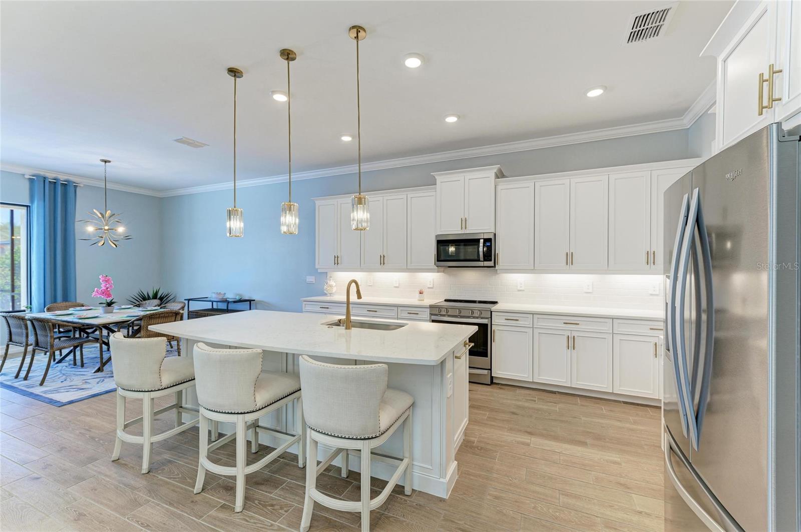 653 MARAVIYA BLVD, NOKOMIS, FL, 34275