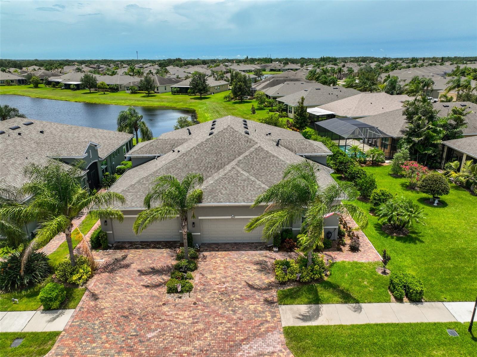 WATER FRONTAGE - Welcome to the GATED community of Verona!