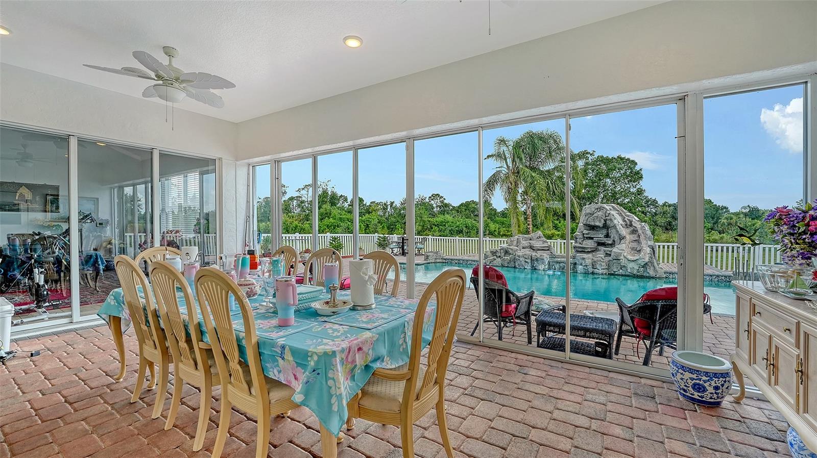 A4658508 Property Photo