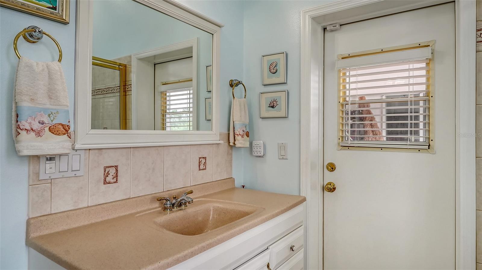 A4658508 Property Photo