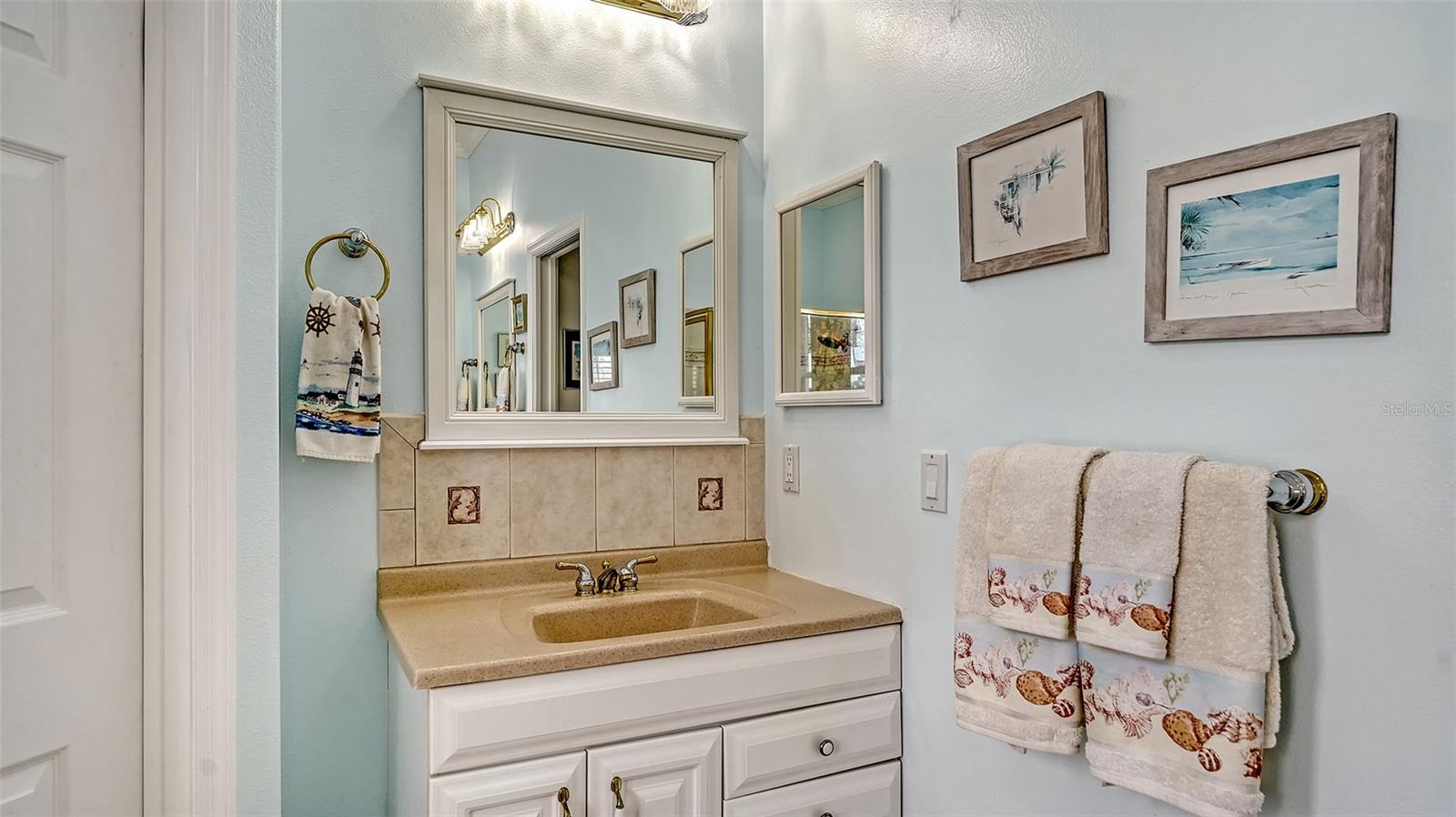 A4658508 Property Photo