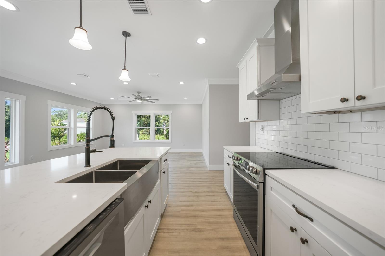 18390 FREMONT AVE, PORT CHARLOTTE, FL, 33954