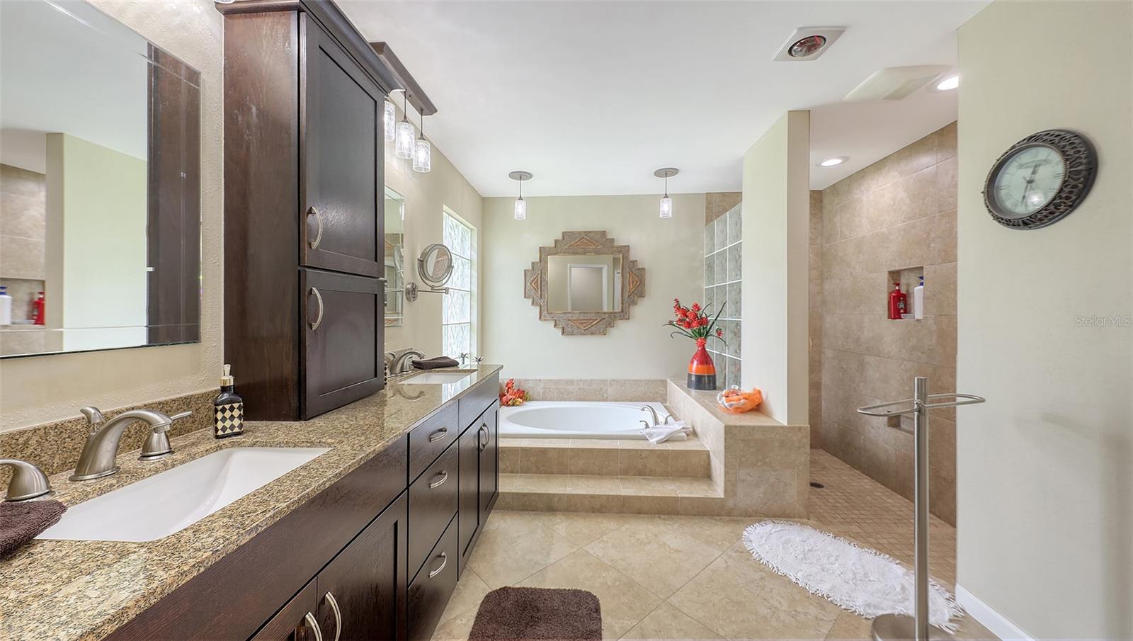 A4658535 Property Photo