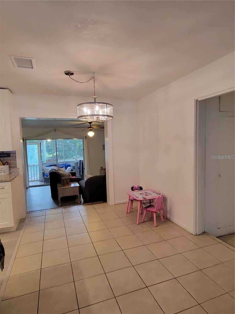 906 E WISCONSIN AVE, DELAND, FL, 32724