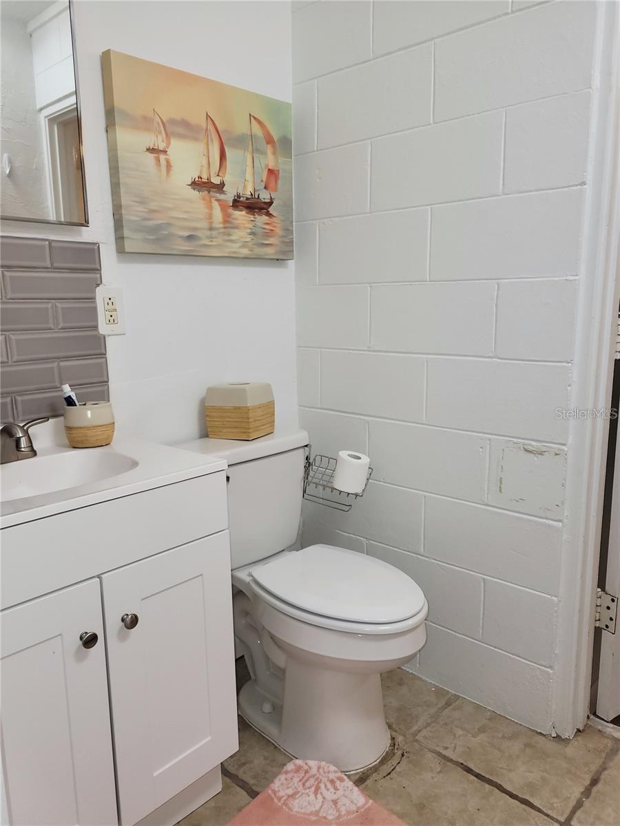 906 E WISCONSIN AVE, DELAND, FL, 32724